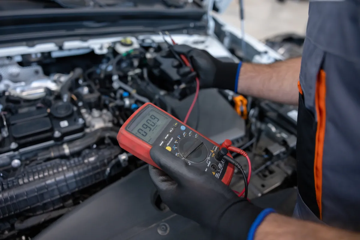 Elétrica automotiva com diagnóstico e reparo